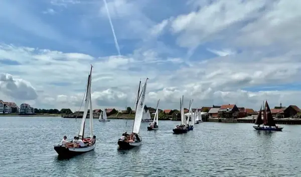 de zeeverkenners uit bergen op zoom zeilen de regionale zeilwedstrijden in Yerseke